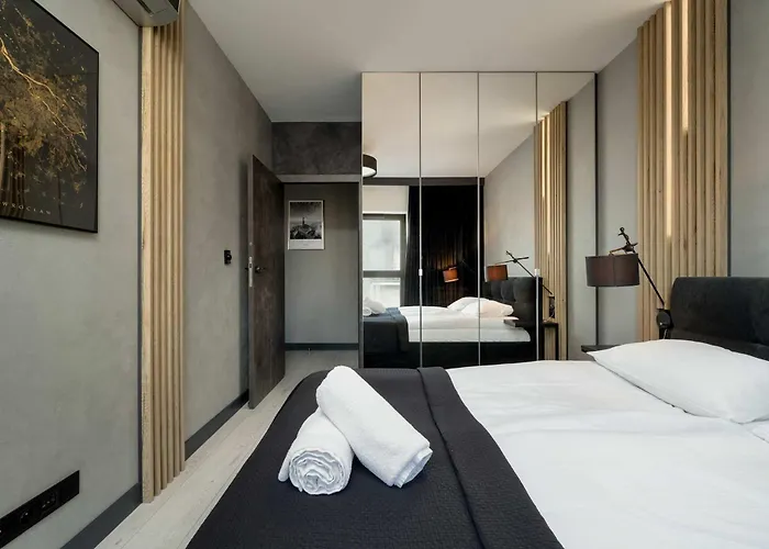 Stylish With Parking By Renters * Wroclaw