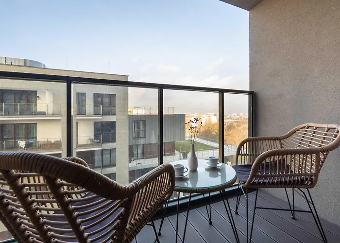 Stylish With Parking By Renters Apartment *