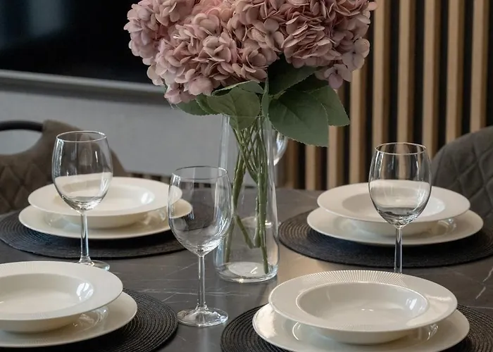 Stylish With Parking By Renters * Vratislav